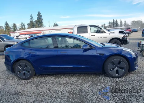 2022 Tesla Model 3 Long Range Dual Motor All-Wheel Drive z USA, uszkodzony, nr VIN 5YJ3E1EB7NF243053